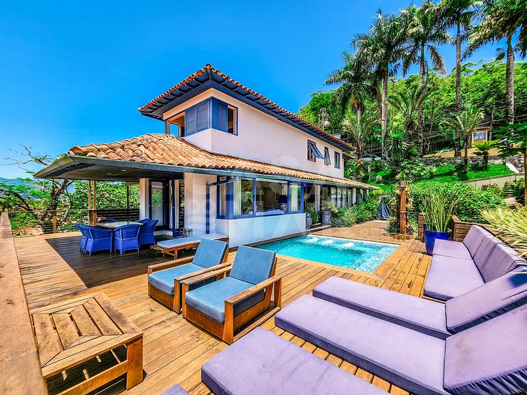 Linda casa com seis amplas suítes, vista fantástica, no cond
