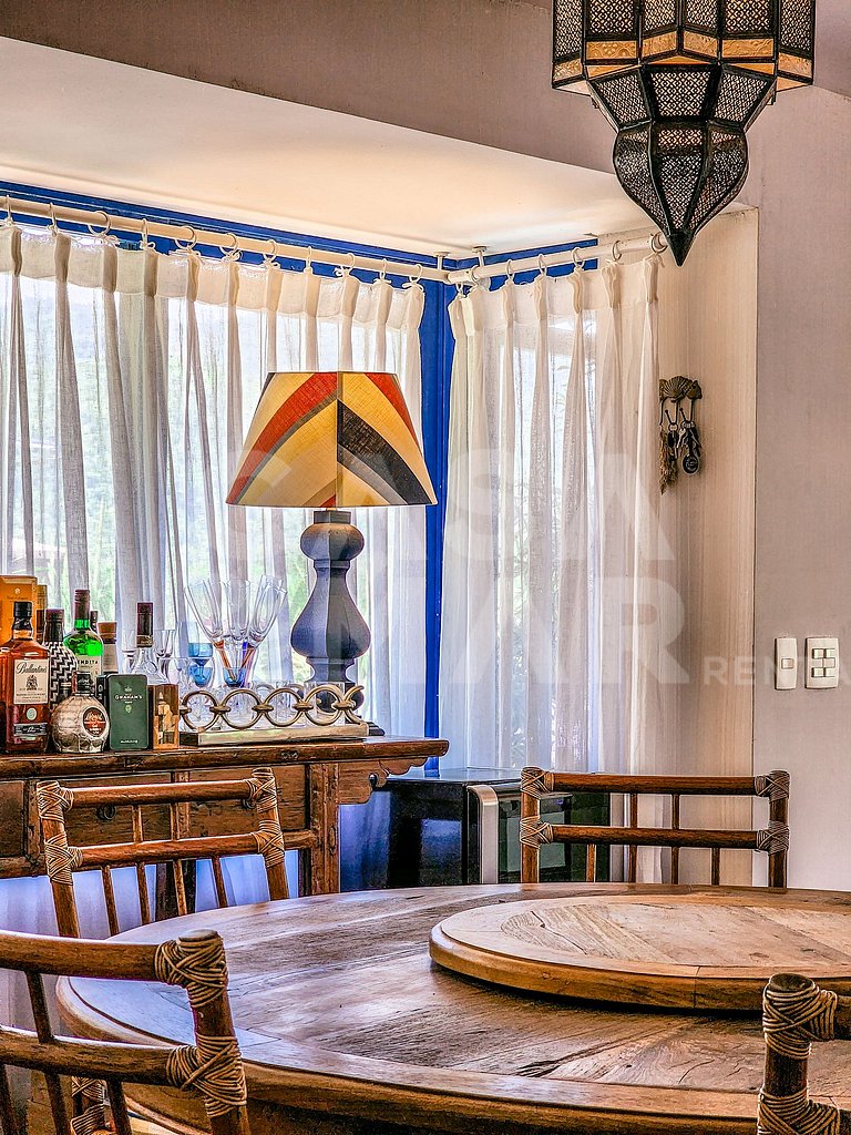 Linda casa com seis amplas suítes, vista fantástica, no cond