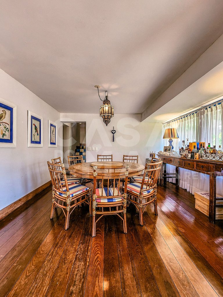 Linda casa com seis amplas suítes, vista fantástica, no cond