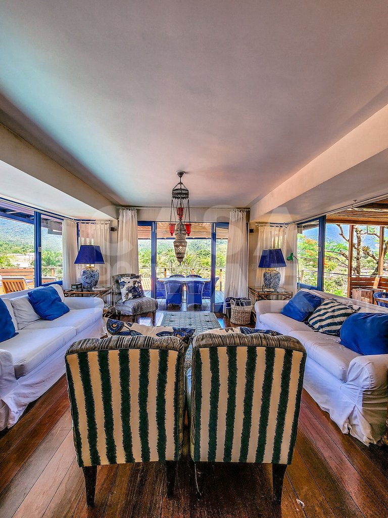 Linda casa com seis amplas suítes, vista fantástica, no cond