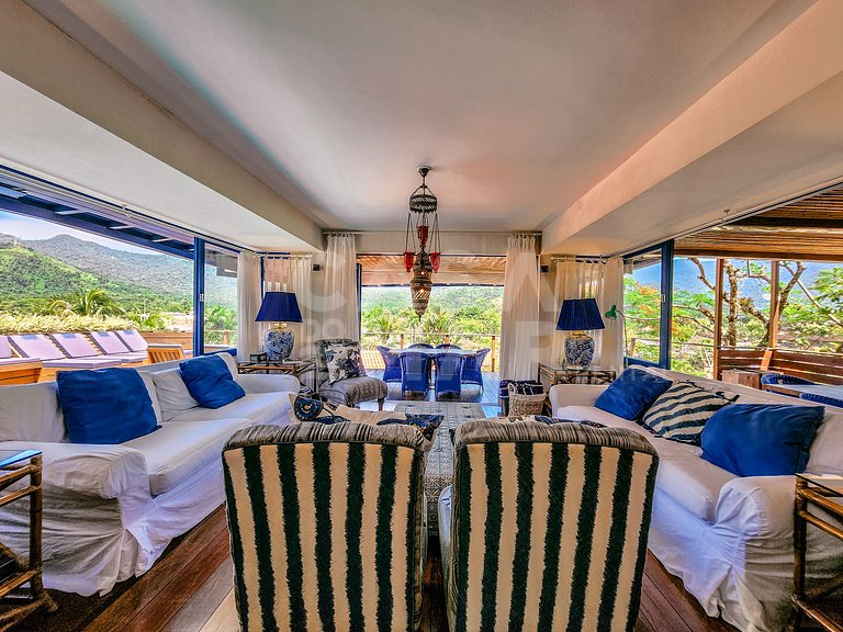 Linda casa com seis amplas suítes, vista fantástica, no cond
