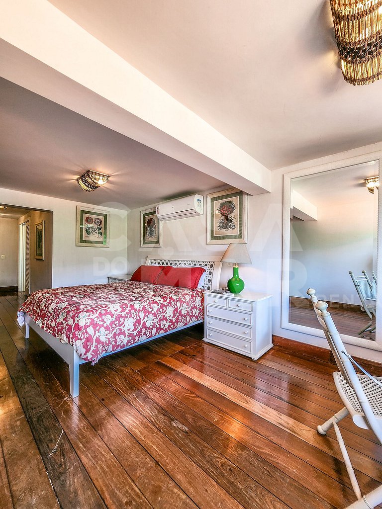 Linda casa com seis amplas suítes, vista fantástica, no cond