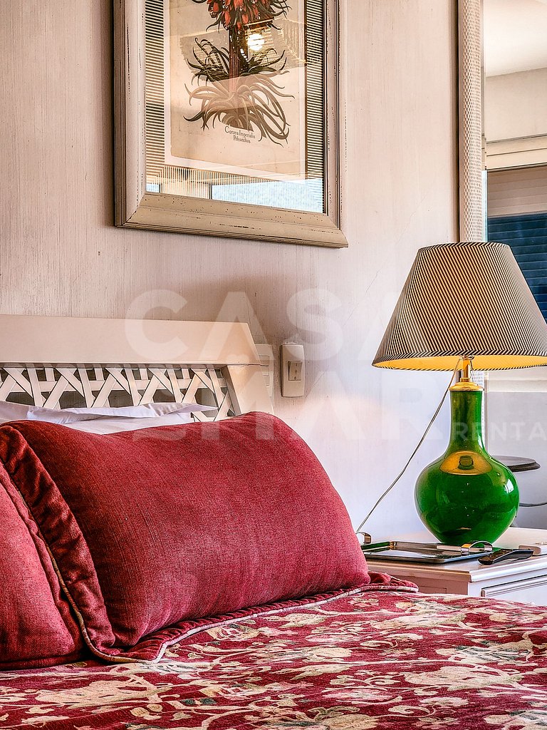 Linda casa com seis amplas suítes, vista fantástica, no cond