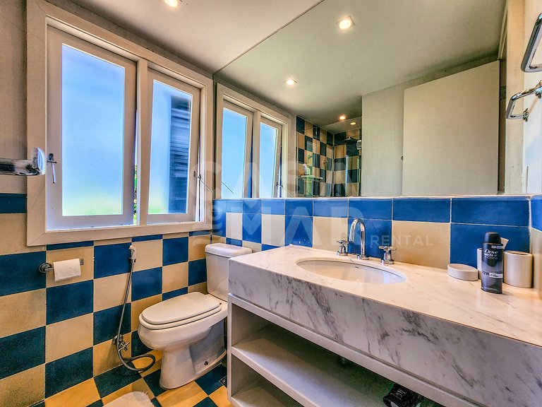 Linda casa com seis amplas suítes, vista fantástica, no cond