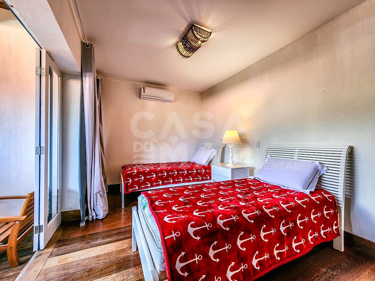 Linda casa com seis amplas suítes, vista fantástica, no cond