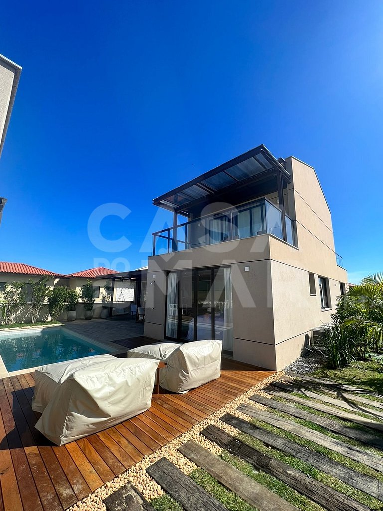 Linda casa de praia, com 4 suítes, completíssima, no melhor