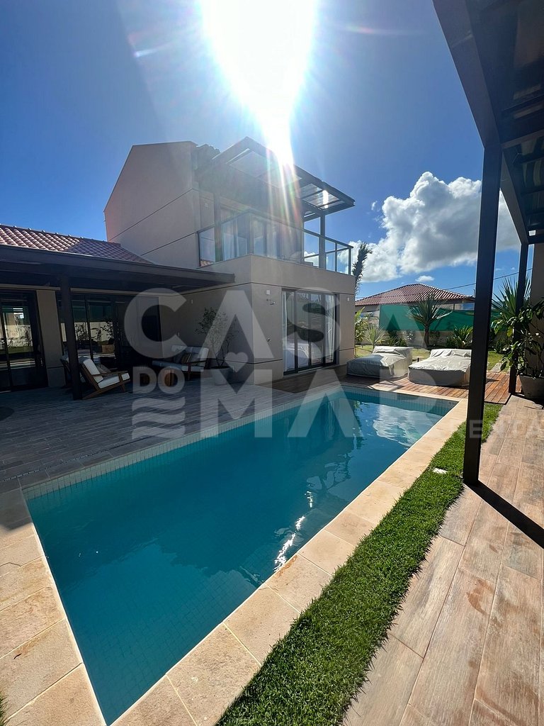Beautiful beach house, with 4 suites, very complete, in the