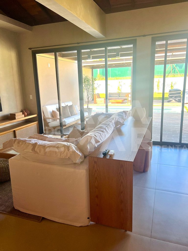 Beautiful beach house, with 4 suites, very complete, in the