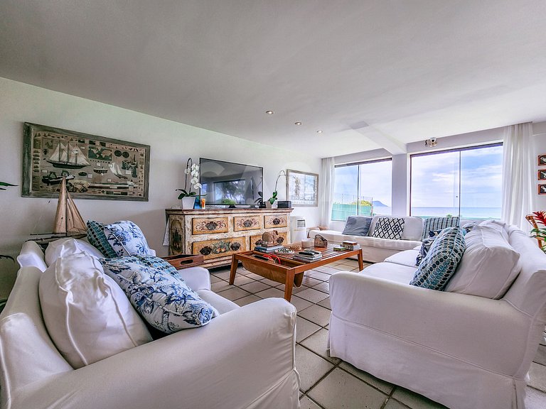 Linda casa com seis suítes, pé na areia da Praia