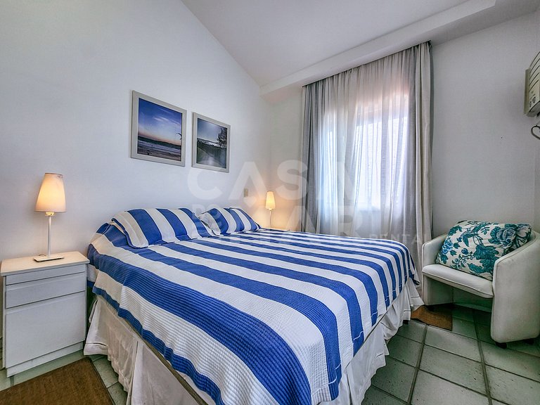 Linda casa com seis suítes, pé na areia da Praia