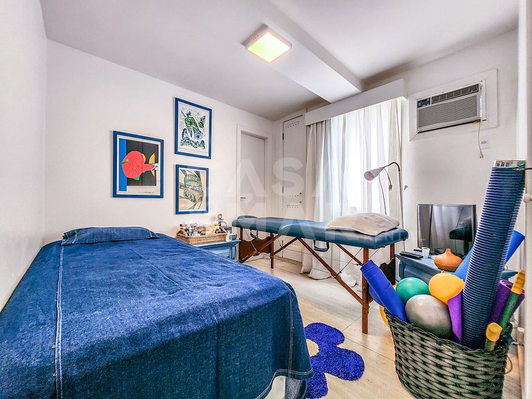 Linda casa com seis suítes, pé na areia da Praia