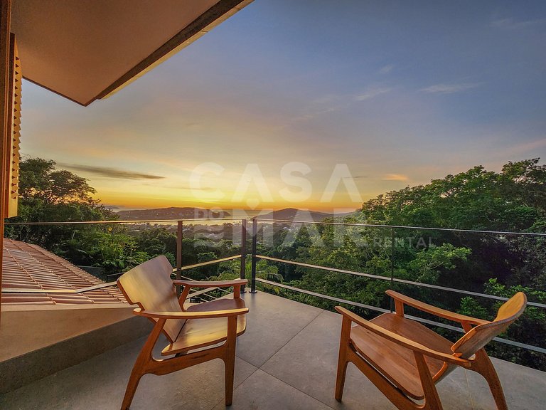 Beautiful house, at the top of Búzios, with an enchanting vi