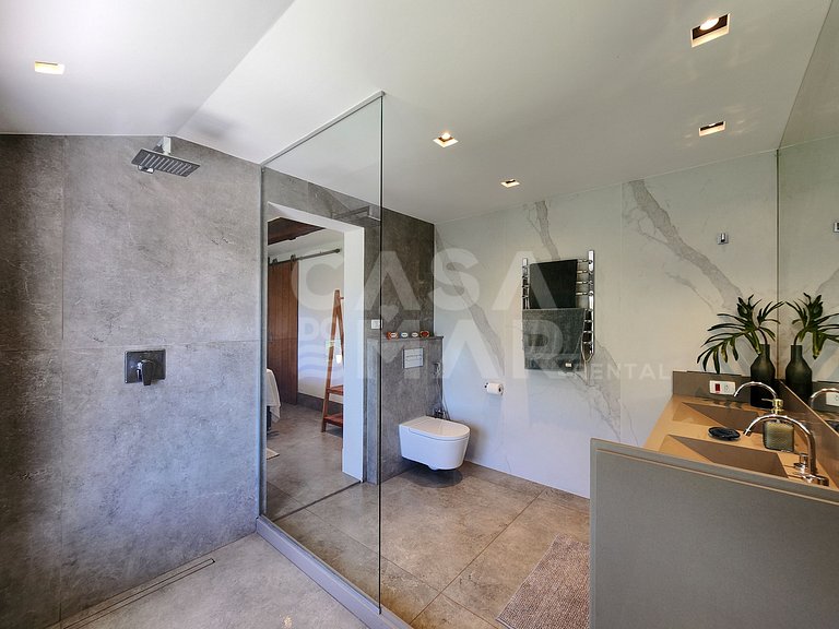 Beautiful house, at the top of Búzios, with an enchanting vi