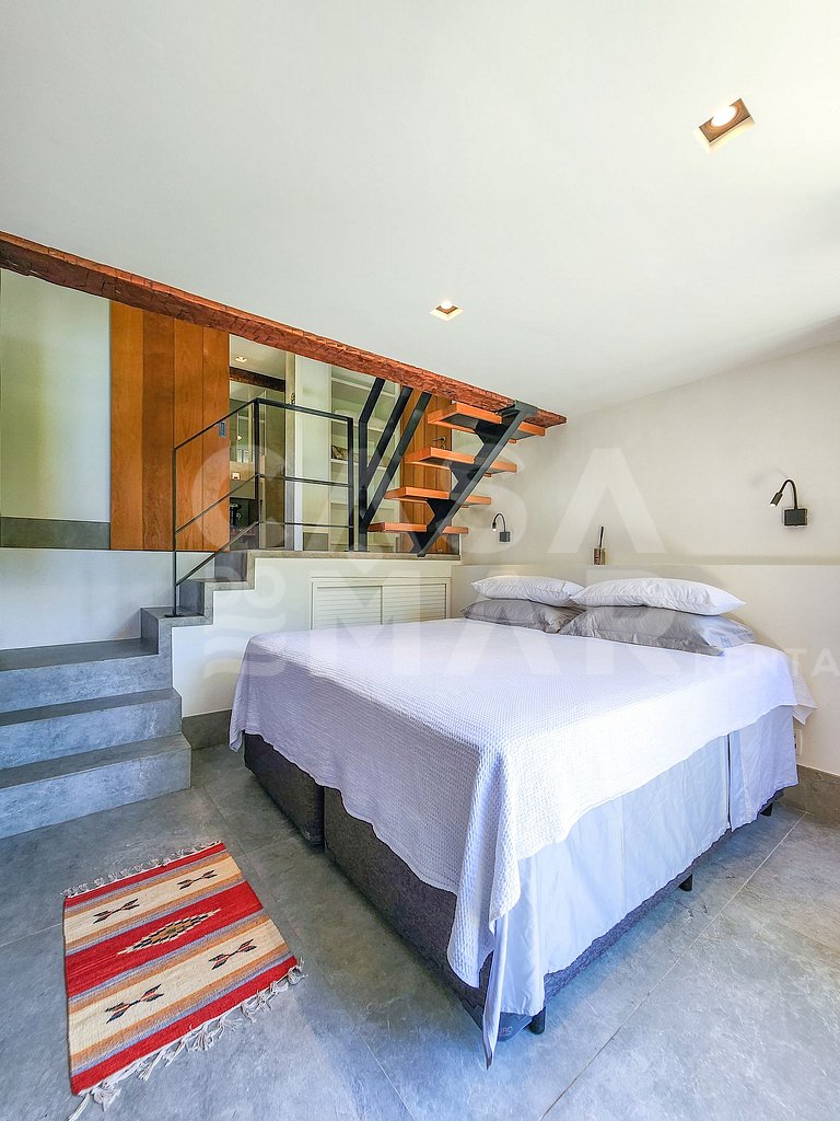 Linda casa, no Alto de Búzios, com vista encantadora do mar