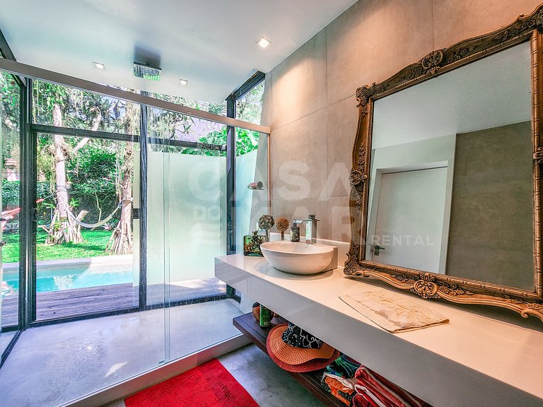 Linda casa com 5 suítes em condomínio (Rio de Janeiro)