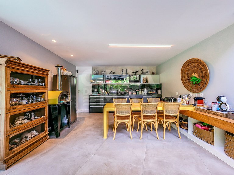 Linda casa com 5 suítes em condomínio (Rio de Janeiro)