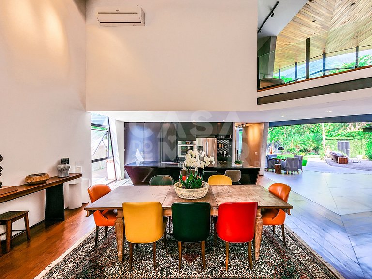Linda casa com 5 suítes em condomínio (Rio de Janeiro)