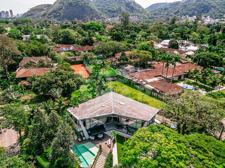 Linda casa com 5 suítes em condomínio (Rio de Janeiro)