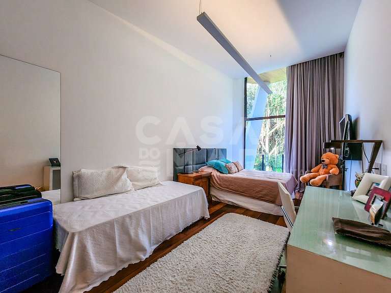 Linda casa com 5 suítes em condomínio (Rio de Janeiro)