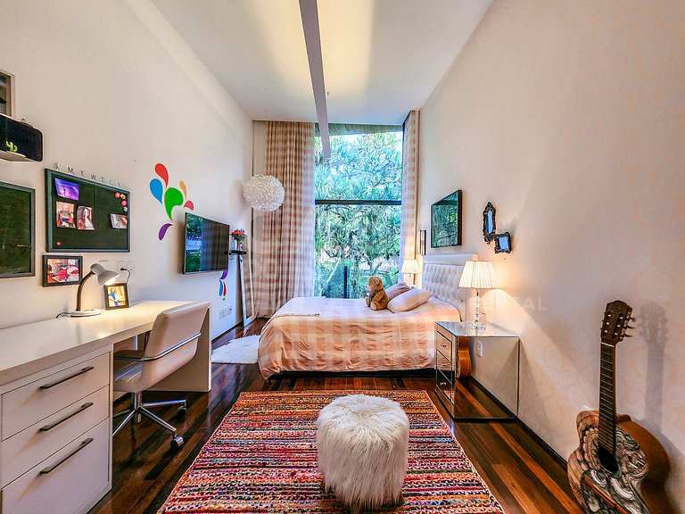 Linda casa com 5 suítes em condomínio (Rio de Janeiro)
