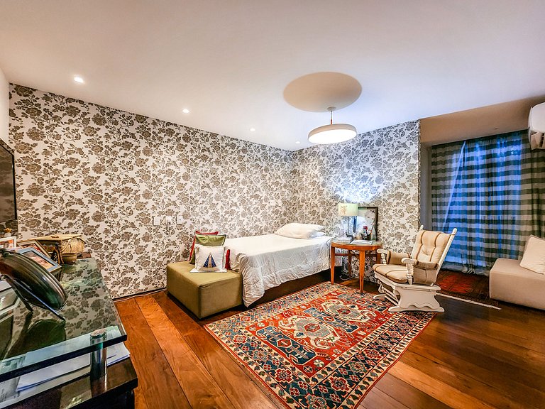 Linda casa com 5 suítes em condomínio (Rio de Janeiro)