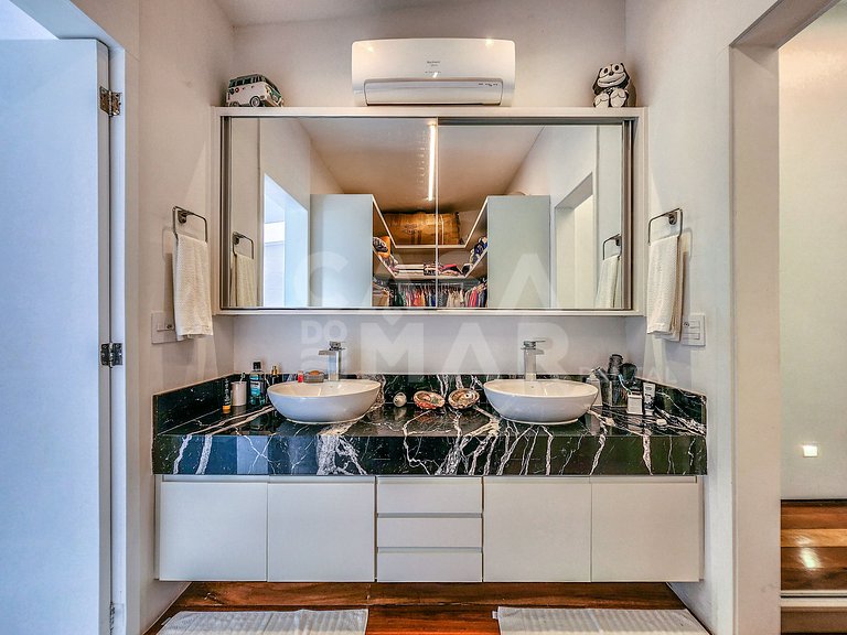 Linda casa com 5 suítes em condomínio (Rio de Janeiro)