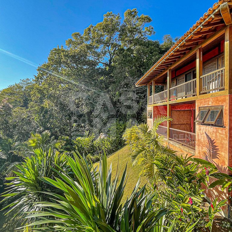 Linda casa em Ilhabella, com quatro suítes, e vista incrível
