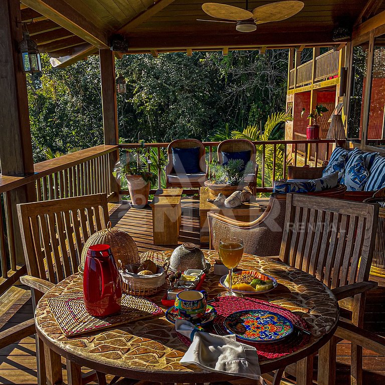 Linda casa em Ilhabella, com quatro suítes, e vista incrível