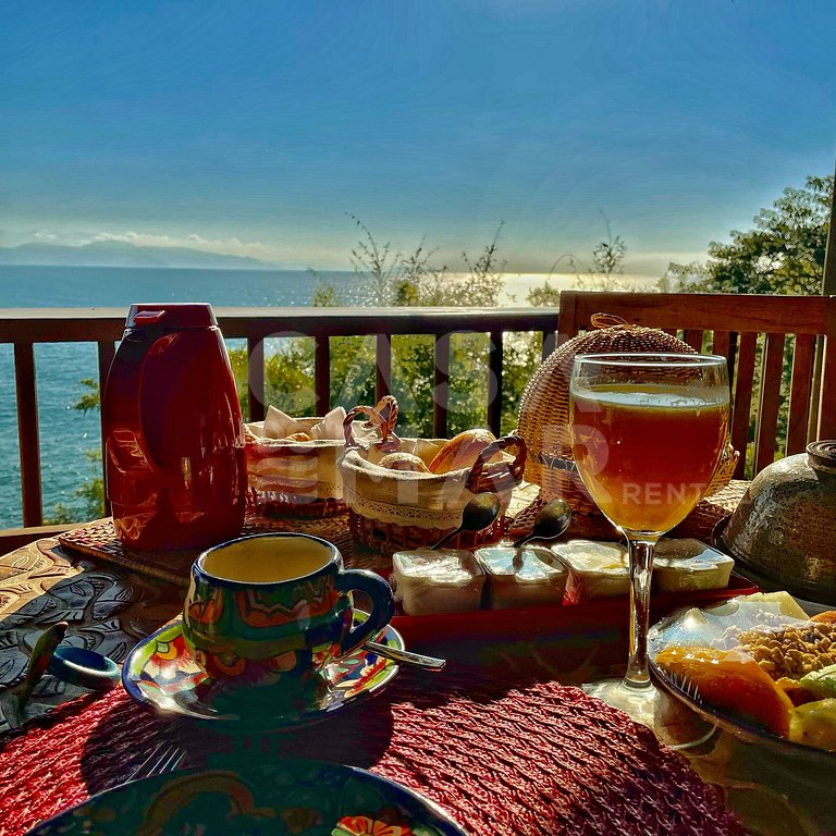 Linda casa em Ilhabella, com quatro suítes, e vista incrível