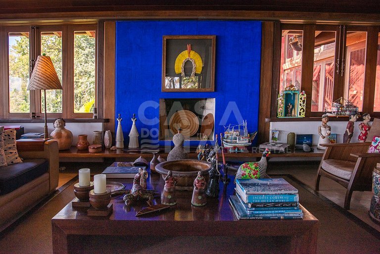 Linda casa em Ilhabella, com quatro suítes, e vista incrível
