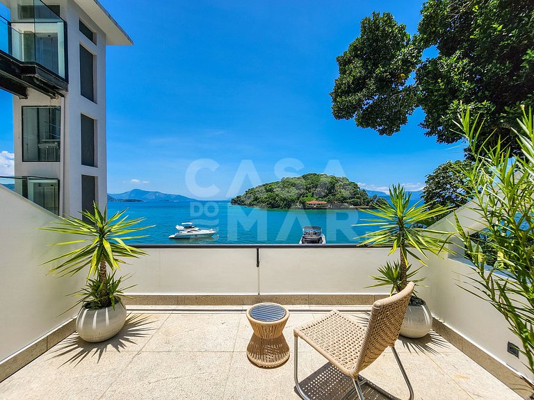 Casa espetacular com 9 suítes, frente mar, completíssima