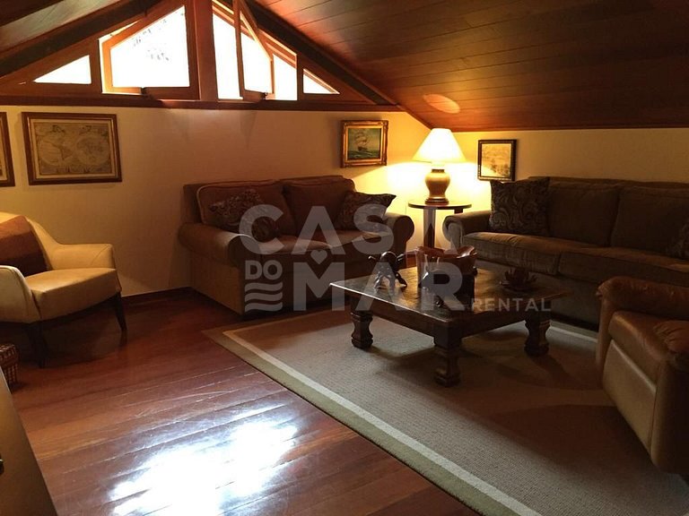 Beautiful House with 5 suites in the best condominium in Ita