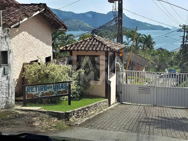 Linda casa com seis suítes, de frente pro mar