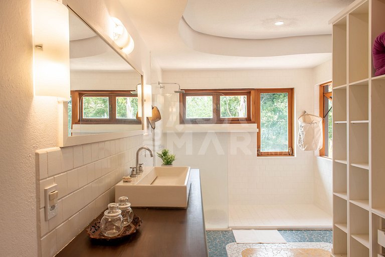 Linda casa com 4 suítes com piscina privativa
