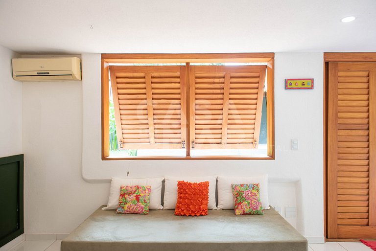 Linda casa com 4 suítes com piscina privativa