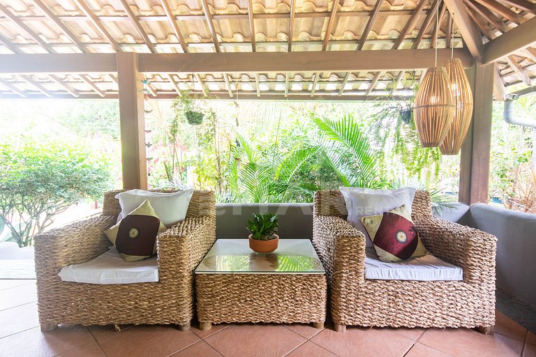 Linda casa com 4 suítes com piscina privativa