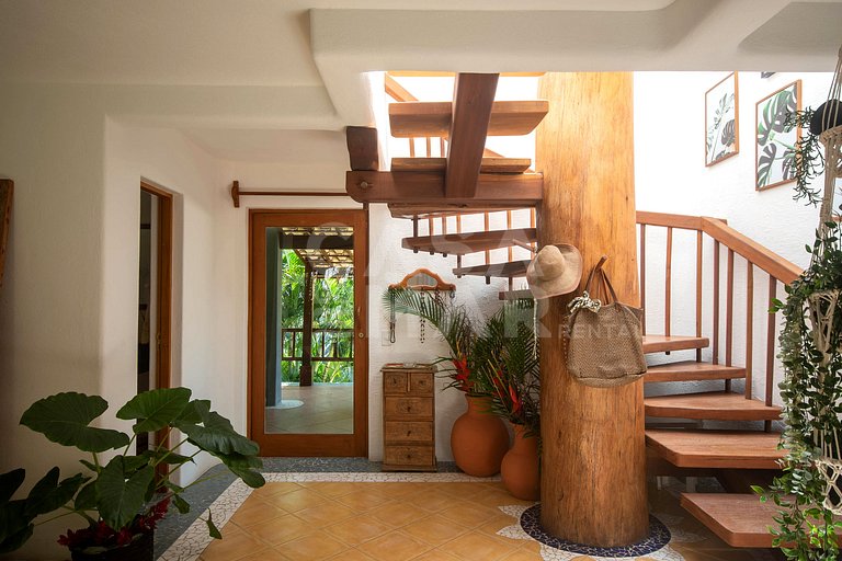 Linda casa com 4 suítes com piscina privativa