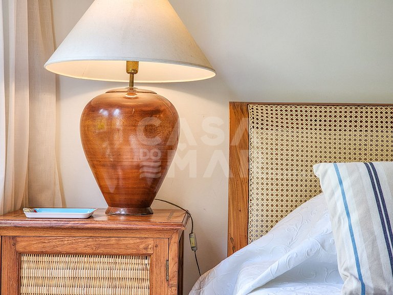 Villa with fifteen suites and private beach in the heart of