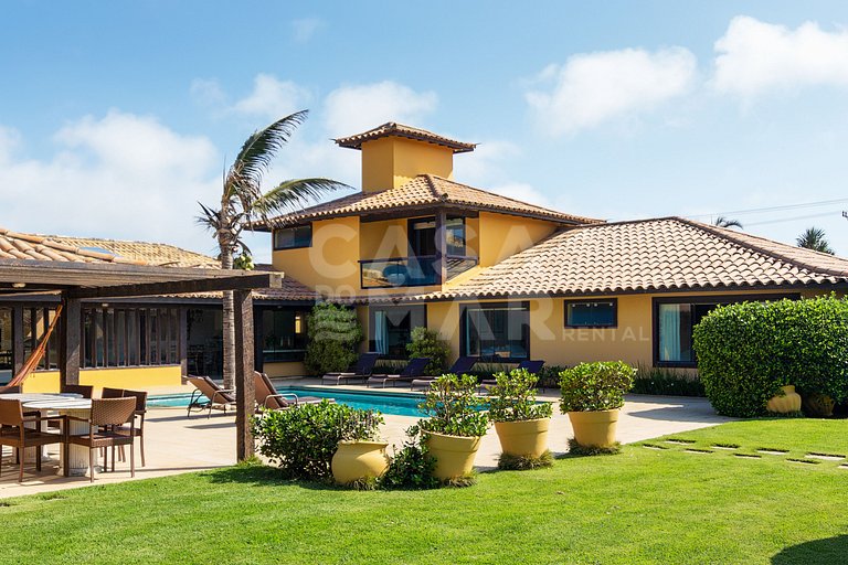 Casa seis suítes, de frente para a Praia Rasa, com piscina