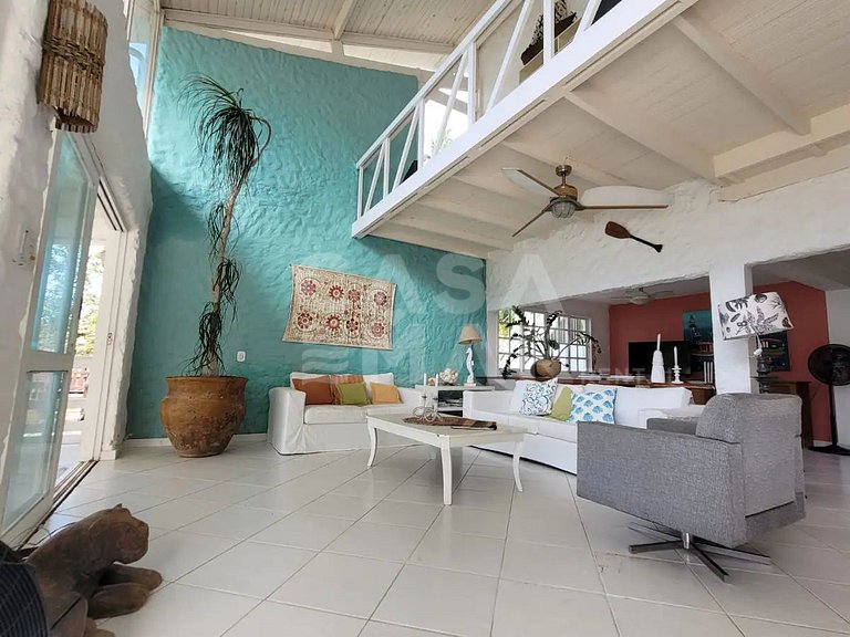 Linda casa com seis suítes, de frente pro mar