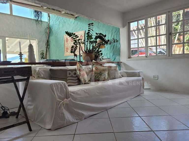 Linda casa com seis suítes, de frente pro mar