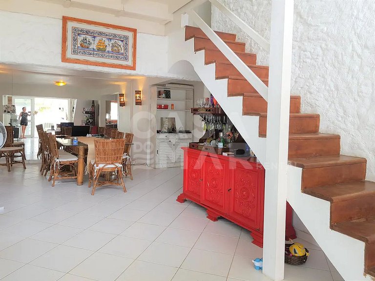 Linda casa com seis suítes, de frente pro mar