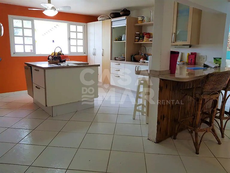 Linda casa com seis suítes, de frente pro mar