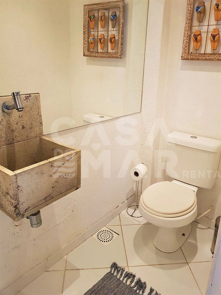 Linda casa com seis suítes, de frente pro mar