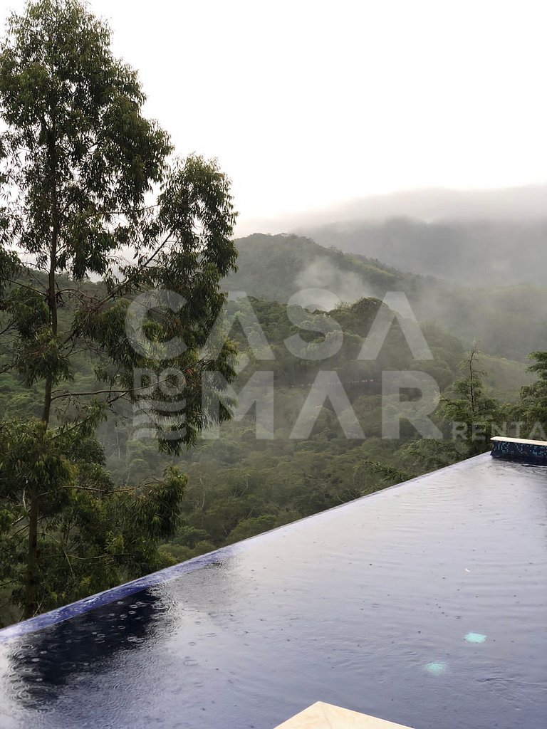 Beautiful house in Itaipava with six suites, swimming pool a