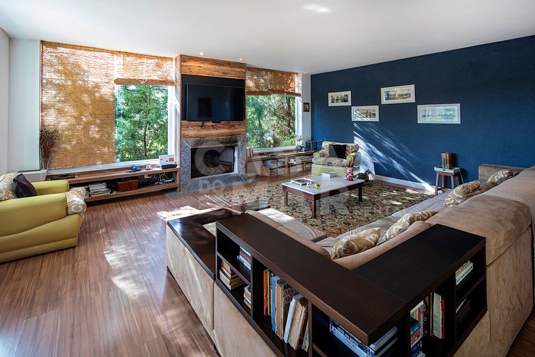 Beautiful house in Itaipava with six suites, swimming pool a