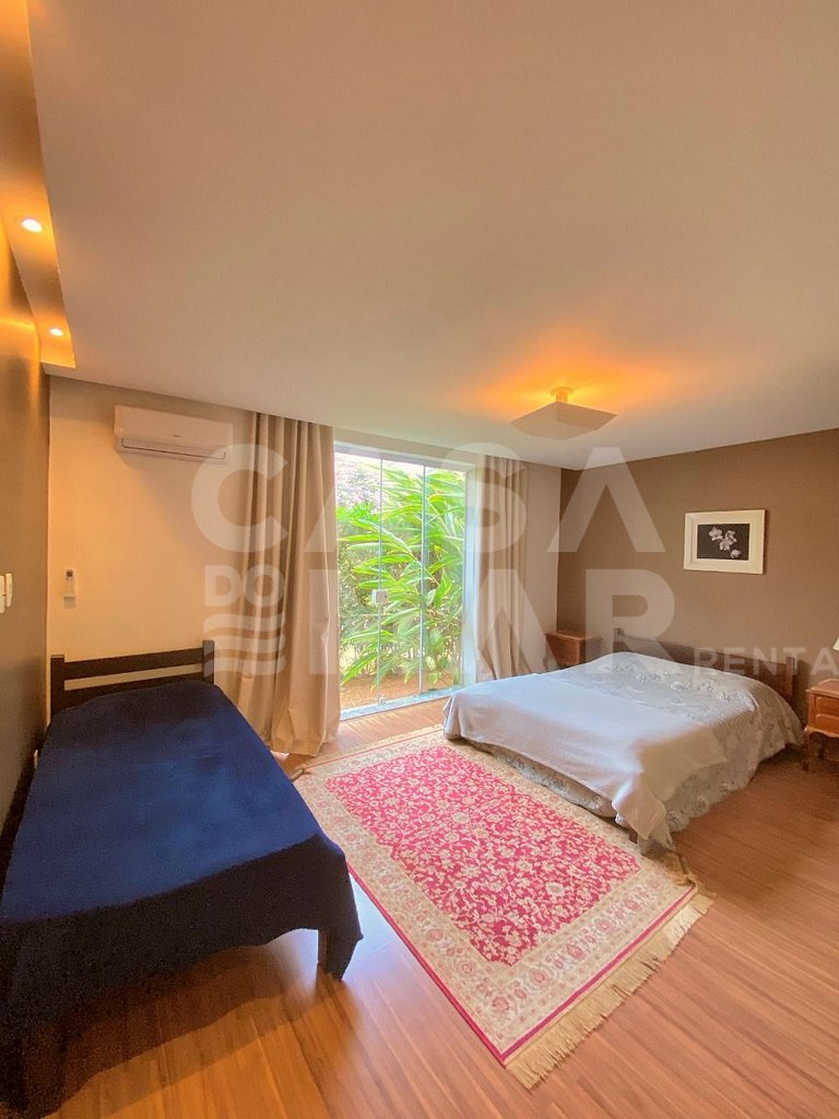 Beautiful house in Itaipava with six suites, swimming pool a