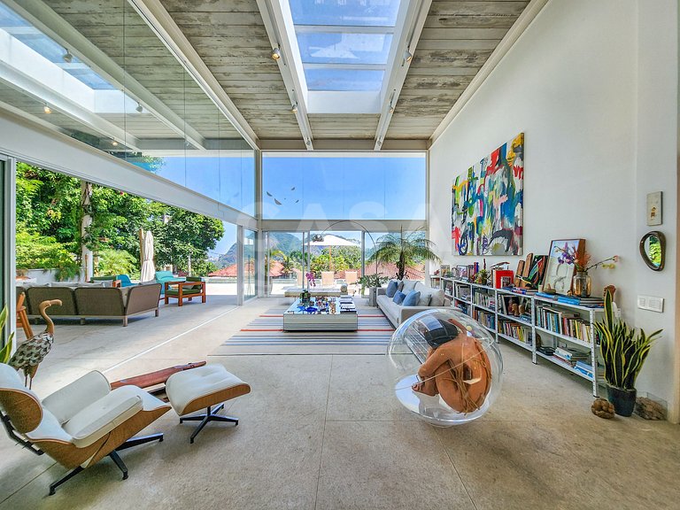 Beautiful house with 3 suites, swimming pool, gourmet space