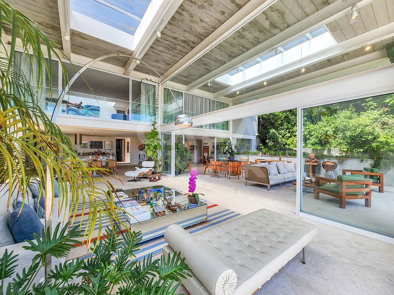 Linda casa com 3 suítes, piscina, espaço gourmet e vista enc