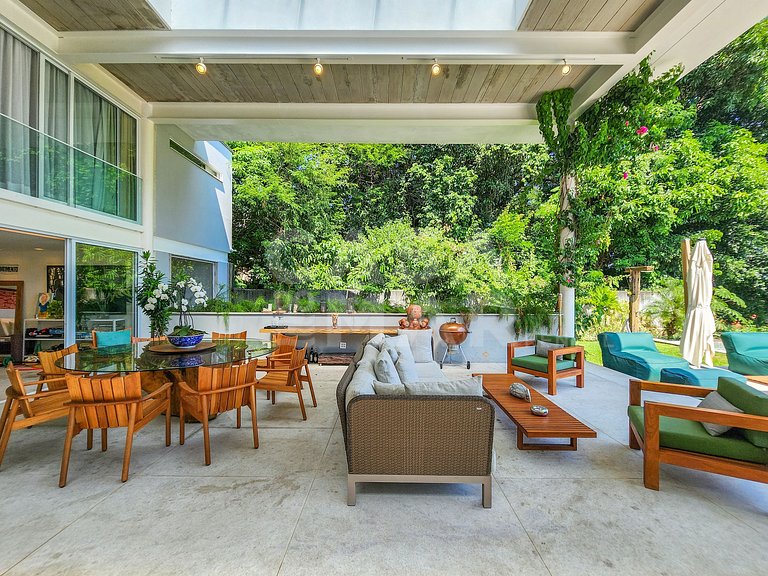 Linda casa com 3 suítes, piscina, espaço gourmet e vista enc